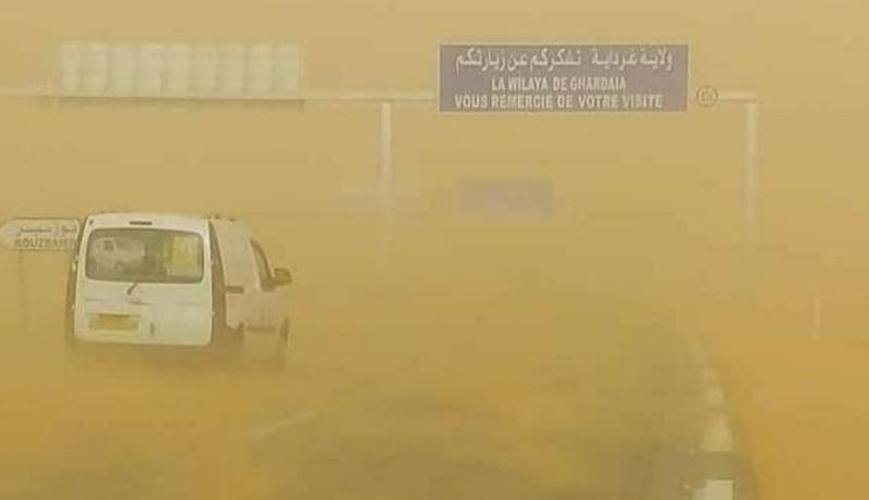 رياح وزوابع رملية تشلّ الطرقات في ولايات السهوب والجنوب