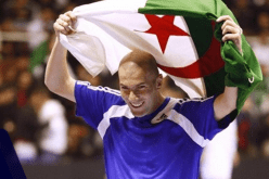 زيدان يوجه رسالة مؤثرة لأبطال إفريقيا ويترحم على شقيقه فريد