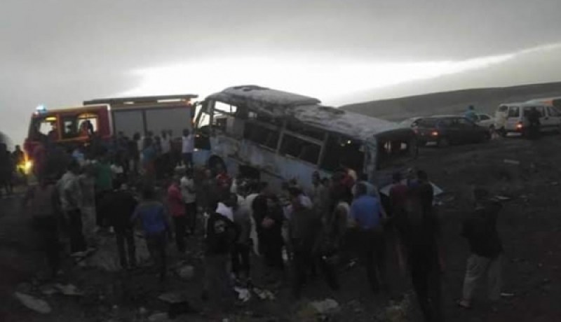 باتنة.. قتيل و3 جرحى في اصطدام حافلة لنقل المسافرين بسيارة في سريانة