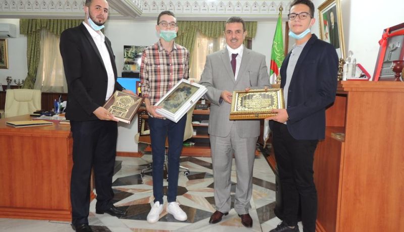 بالصور .. والي ولاية سطيف يكرم المتفوقين من أصحاب المشاريع المبتكرة