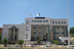 محكمة سطيف تدين المدير الولائي للتجارة وتحكم بسنتين حبس نافذ في حقه