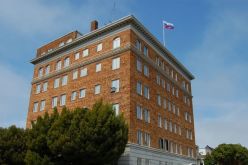 بالفيديو.. صور لإقتحام قوات إمريكية للقنصلية الروسية “بسان فرانسيسكو”