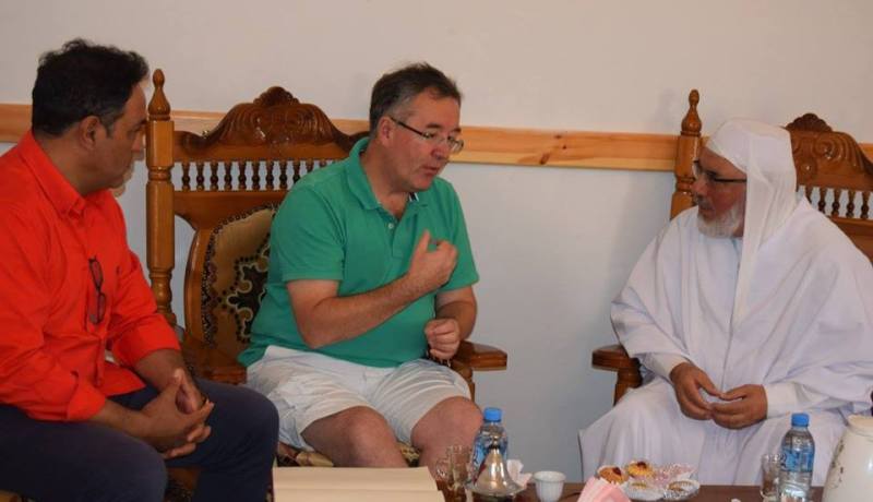 سفير بريطانيا في زاوية الهامل