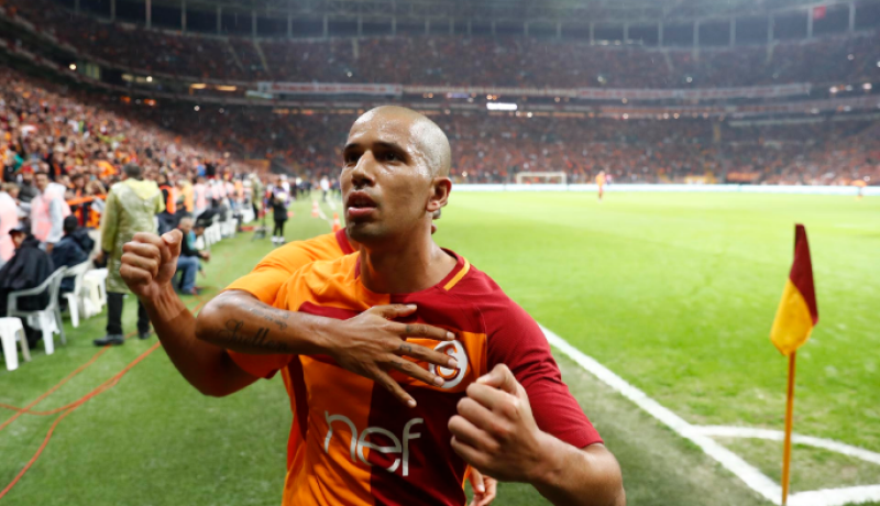 سفيان فيغولي : ” انا ممتن لمدرب غلطة سراي والانصار”