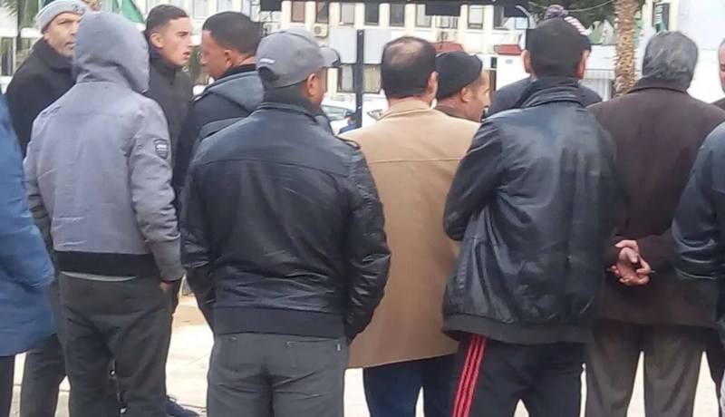 سكان حي «بوكراع» يحتجون أمام مقر ولاية عين الدفلى