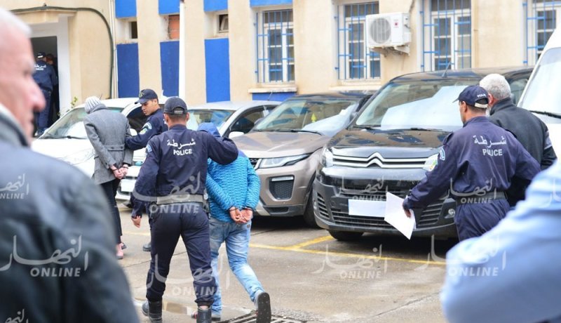 أمن بومرداس يطيح بشبكة دعارة وتزوير