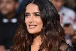 سلمى حايك تتبرع بمائة ألف دولار لضحايا زلزال المكسيك