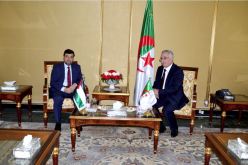 بالصور.. وزير العدل سليمان براهمي يستقبل السفير الفلسطيني