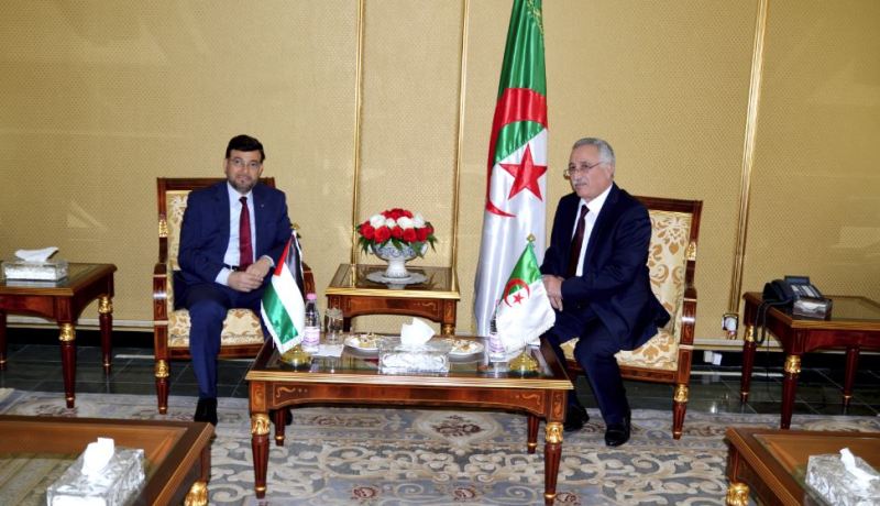 بالصور.. وزير العدل سليمان براهمي يستقبل السفير الفلسطيني