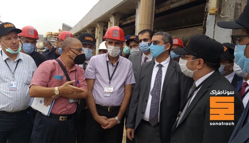 بالصور.. المدير العام لسوناطراك في زيارة إلى المنطقة الصناعية بأرزيو
