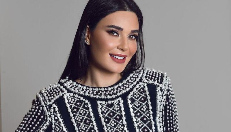 بالفيديو.. سيرين عبد النور تكشف وجه إبنتها للمرة الأولى