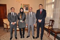 وزيرا البريد و الشباب يكرمان المخترعة سيليا خشني