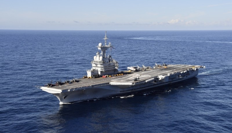 بعد إصابة طاقمها بالفيروس.. حاملة الطائرات شارل ديغول ترسو اليوم بالقاعدة البحرية تولون