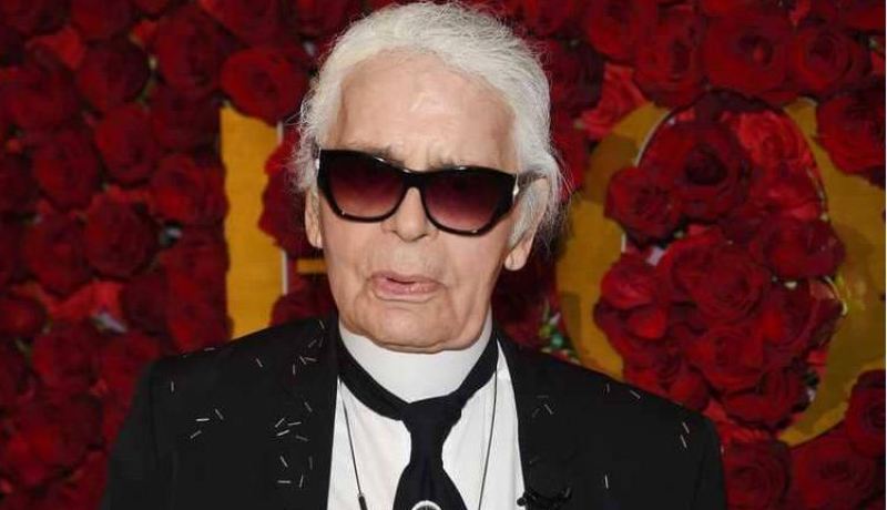 وفاة أشهر مصممي دار شانيل للأزياء “كارل لاغرفيلد”