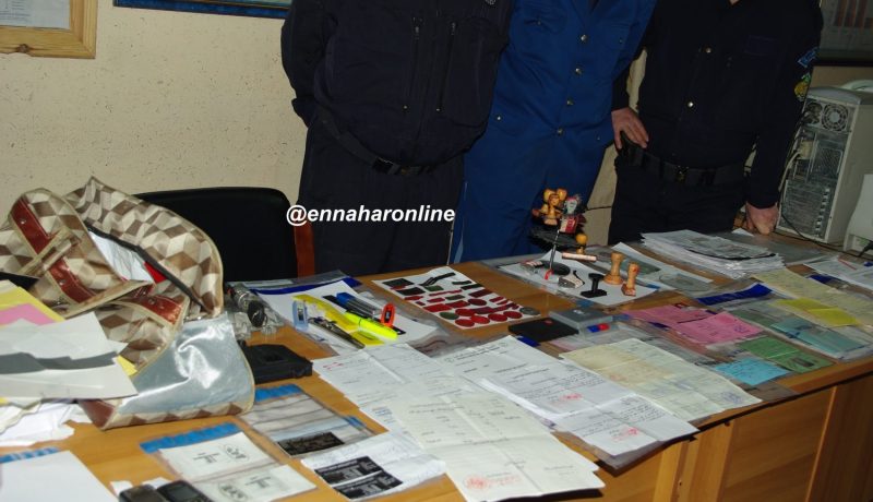 تفكيك شبكة تزوّر أختام الدولة لتمكين ضحاياها من سكنات وقطع أراض وهمية