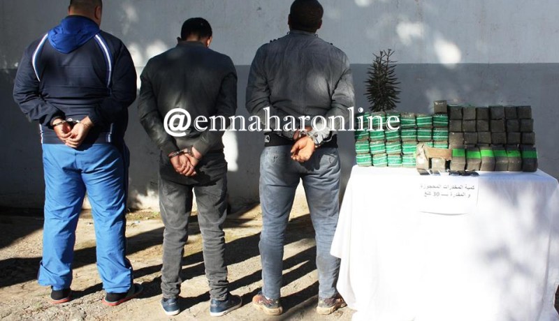 توقيف 3 مشتبه فيهم وحجز 25 كلغ من الزّطلة بعين تيموشنت