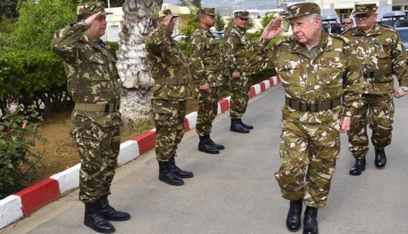 الفريق شنقريحة في زيارة عمل وتفقد إلى الناحية العسكرية الثانية بوهران