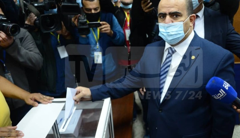 شنين يؤدي واجبه الانتخابي ويصرح “هذا يوم الجزائر الكبرى”