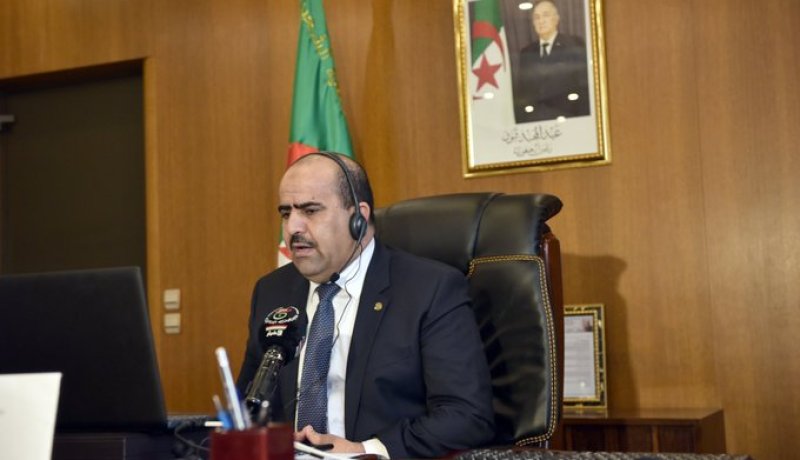 شنين: الدستور يبني الجزائر الجديدة وهو بمثابة تجربة مميزة في المنطقة