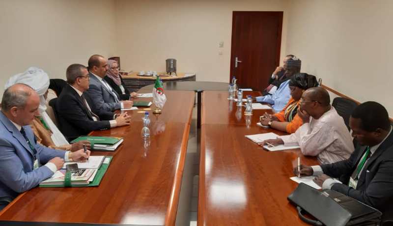 شنين يلتقي نظيره النيجيري بواغادوغو