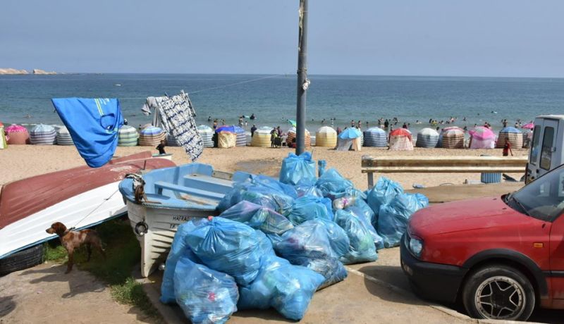 العاصمة.. جمع 123 طن من النفايات منذ إعادة فتح الشواطئ