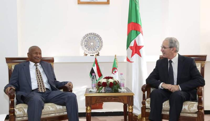 شيعلي يجري محادثات مع سفير السودان بالجزائر