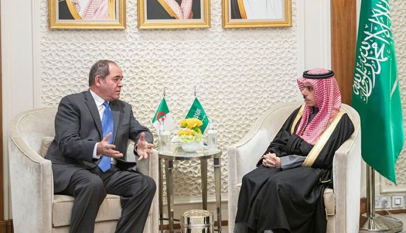صبري بوقادوم يبحث في الرياض مستجدات المنطقة