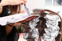 دراسة تحذر النساء من صبغات الشعر لإرتباطها بمرض خطير!