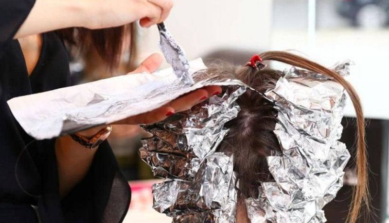 دراسة تحذر النساء من صبغات الشعر لإرتباطها بمرض خطير!