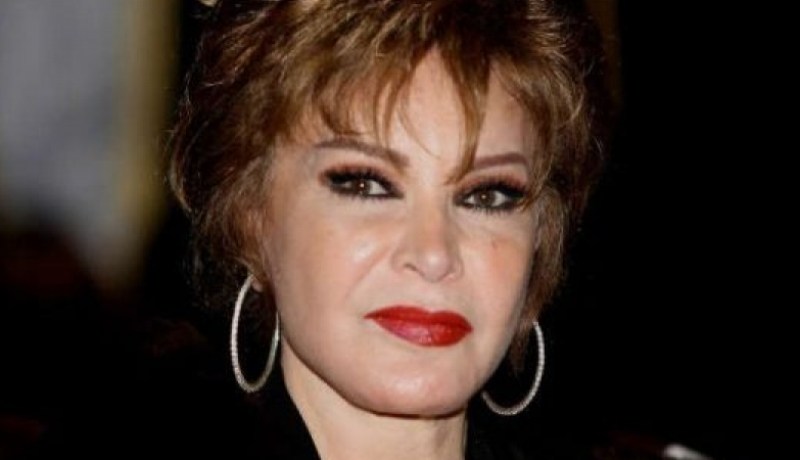 الفنانة المصرية صفية العمري تؤدّي مناسك الحج