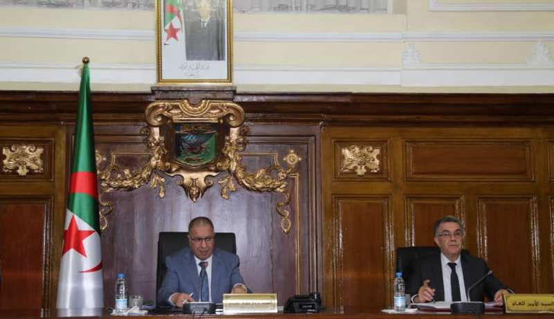 بالصور.. صيودة يترأس إجتماعا لمجلس ولاية الجزائر