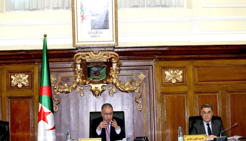 بالصور.. صيودة يترأس إجتماعا لمناقشة المشاريع الجديدة بالعاصمة