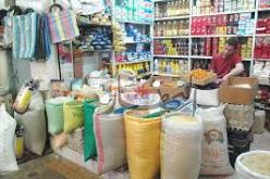 منتوجات منتهية الصلاحية تسوق في  المحلات