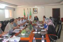  مقري يجتمع باعضاء الحزب لمناقشة الوضع السياسي