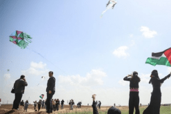 بالصور..فلسطينيون يُفقدون جنود الاحتلال صوابهم بطائرات ورقية في مسيرة العودة