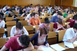 فرنسا تمارس “العنصرية” على الطّلبة الجزائريين  