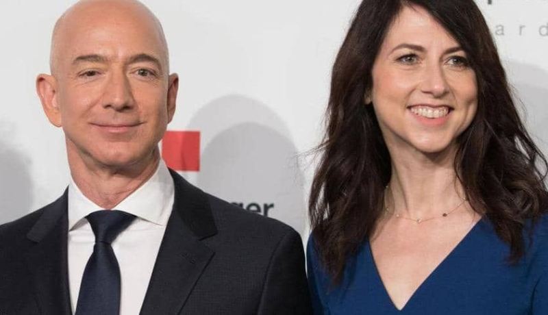 طليقة أغنى رجل في العالم تتبرع بنصف ثروتها!