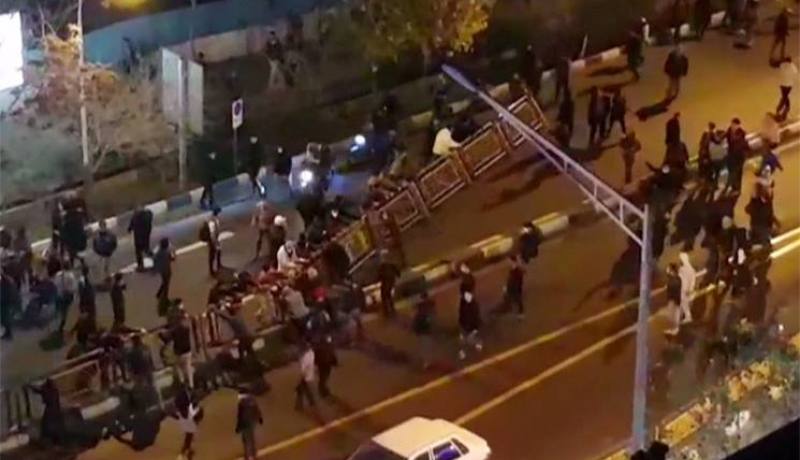 ارتفاع حصيلة قتلى الاحتجاجات في إيرن إلى 23 شخصا