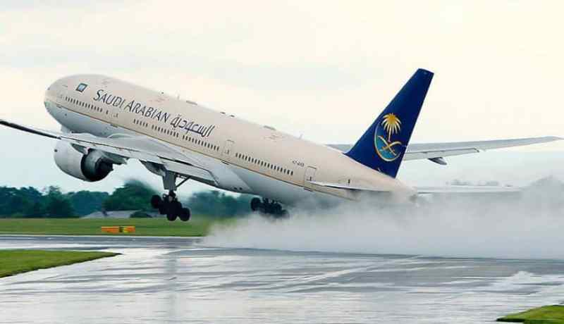 السعودية تمدد تعليق الرحلات الجوية إلى إشعار آخر