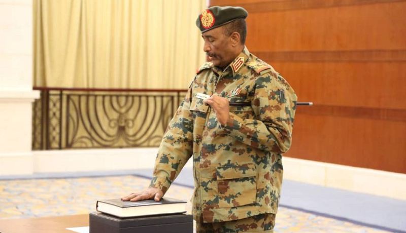 البرهان يؤدي اليمين كرئيس للمجلس السيادي السوداني