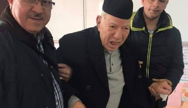 عضو مجموعة الـ22 التاريخية “لعموري” يؤدي واجبه الوطني