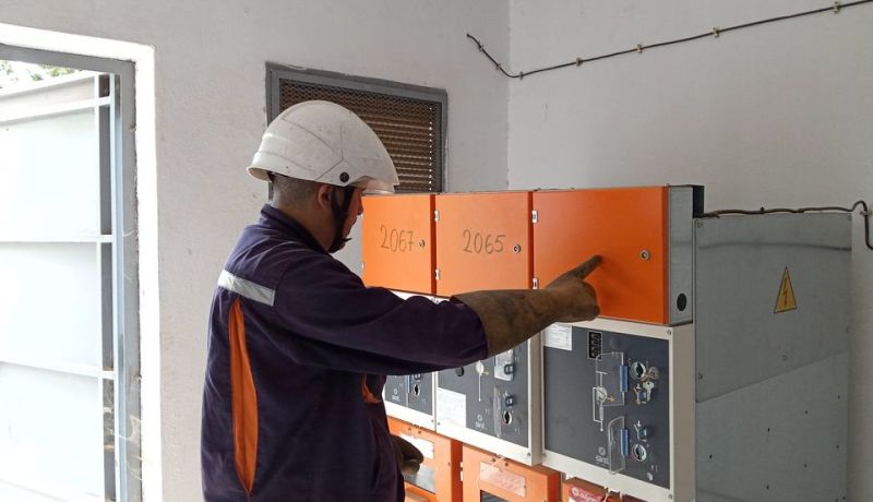 العاصمة.. وضع عوازل للمحوّلات الكهربائية بحي 929 مسكن عدل في عين البنيان