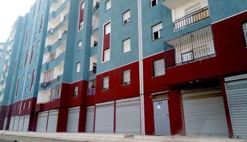 عدل.. بيع 42 محلا تجاريا بـ2400 مسكن بابا احسن