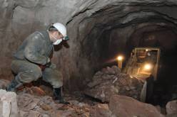 عرقاب: 1 مليار دولار تكاليف إستيراد 31 مادة معدنية حديدية وغيرها