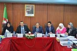 عرقاب يعرض مشروع قانون المحروقات أمام لجنة الشؤون الاقتصادية بالبرلمان