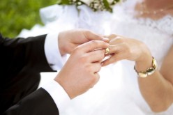 عريس يفاجئ زوجته بهدية شهر العسل برغبته في الالتحاق بـ ” داعش”