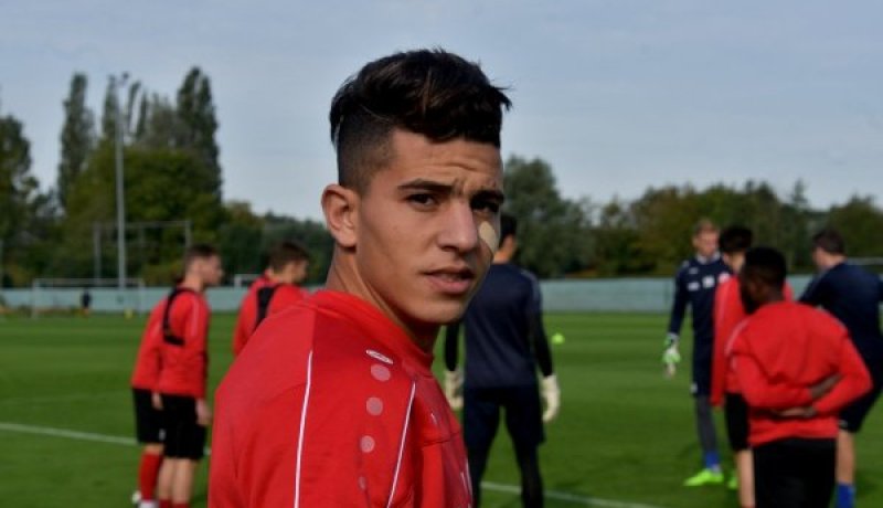 عطال يظهر لأول مرة مع كورتري