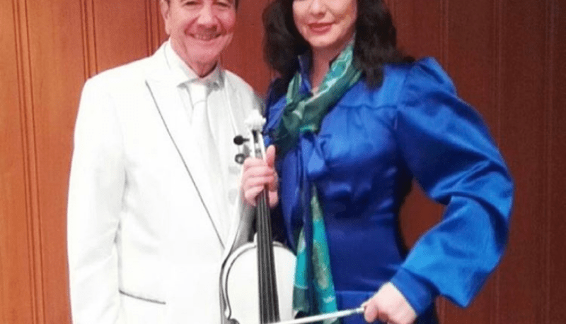 النجمة السورية سلاف فواخرجي تنعي الفنان القدير حمدي بناني