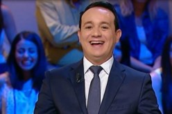 شاهد.. جزائرية تبكي بحرقة على الإعلامي التونسي علاء الشابي وتُوجه له رسالة مؤثرة