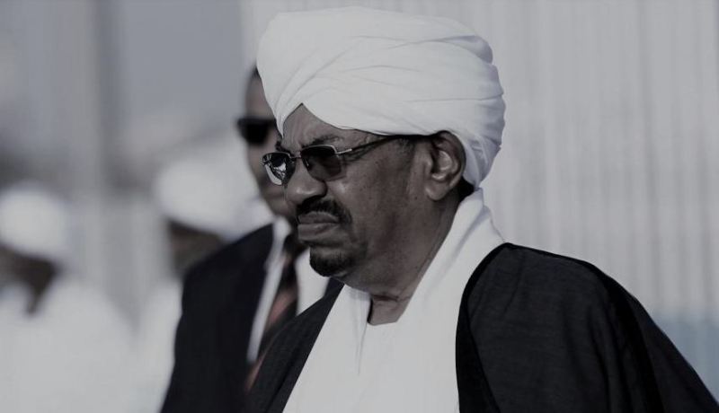 “المؤامرة” و”الخيانة” و”الغدر”… هذا ما يردده عمر البشير في سجنه!